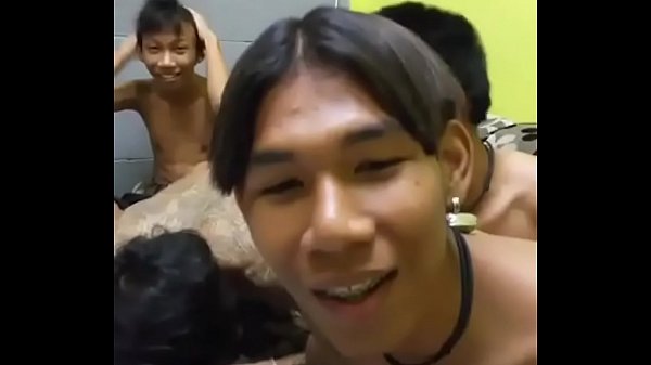 กลุ่มแว๊นๆพากันโชว์แบบกรุบกริบ No.1