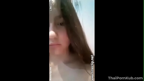 หลุดน้องลอร่าสาวลูกครึ่งฝรั่งสวยน่าเย็ดหัวนมอมชมพูน่าดูด