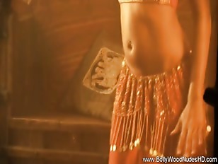 Sexy Goddess From Exotic India Dances So Erotic